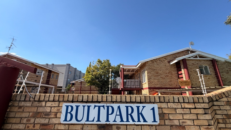 2 Bedroom Property for Sale in Kannoniers Park North West